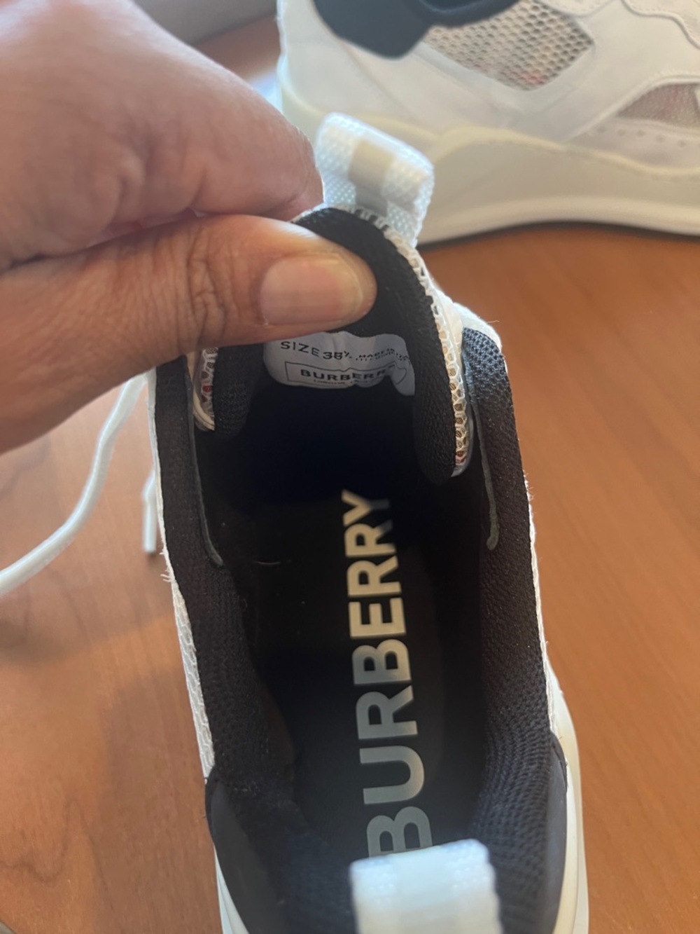 Burberry Beige/Tan Sneaker Box Label - Picture 7 of 14